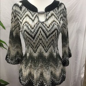 Nicola Black And White Crinkle Blouse